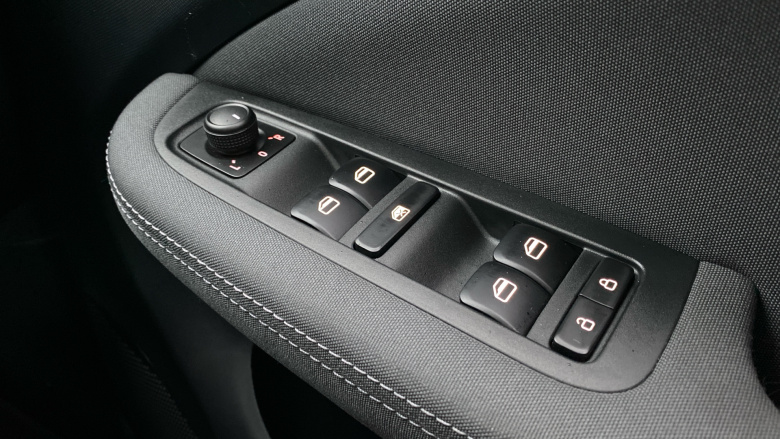 Leapmotor T03 70kW 37kWh 5dr Auto Electric Hatchback